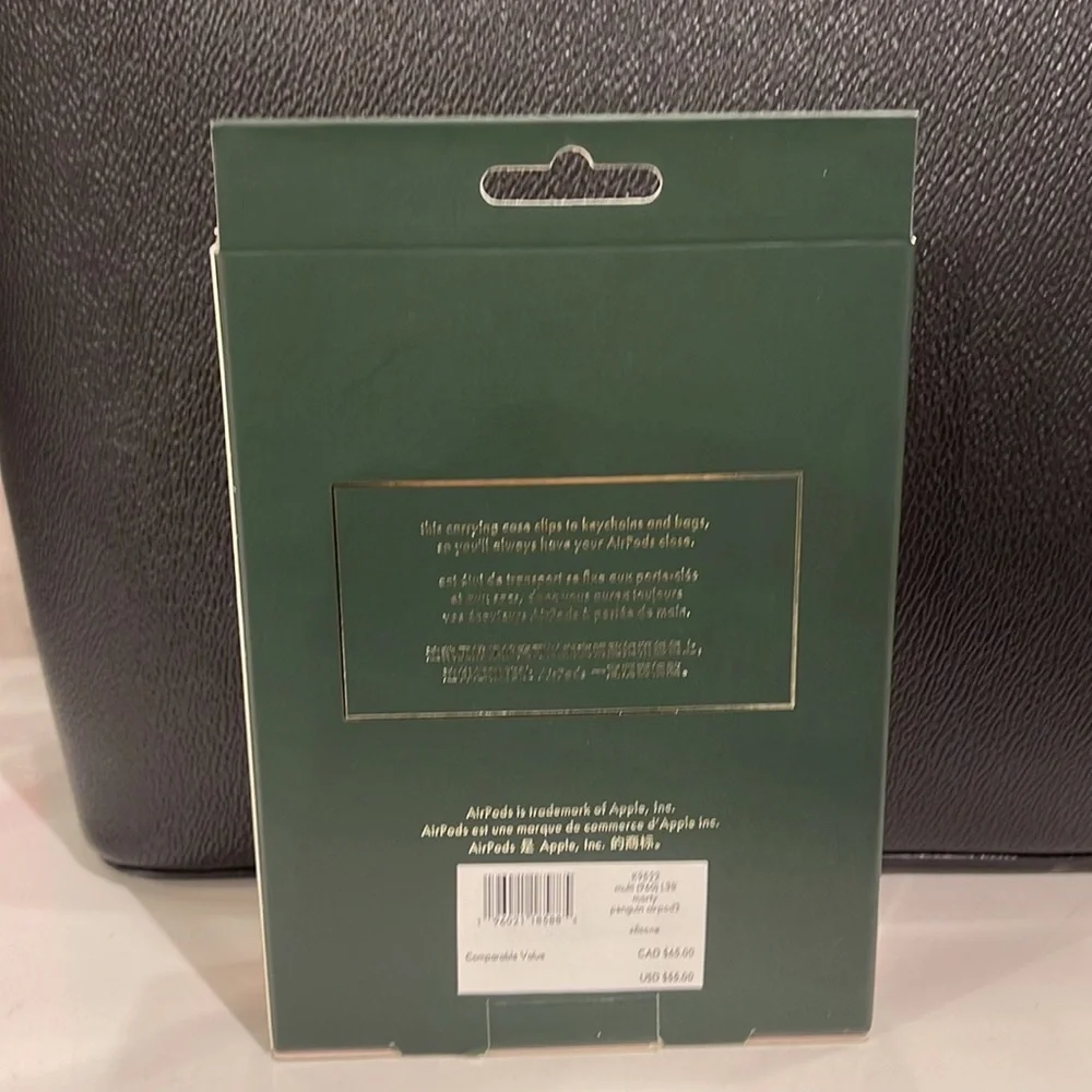 Kate Spade New York Penguin AirPods Silicon Tech Accessorie - Picture 6 of 16